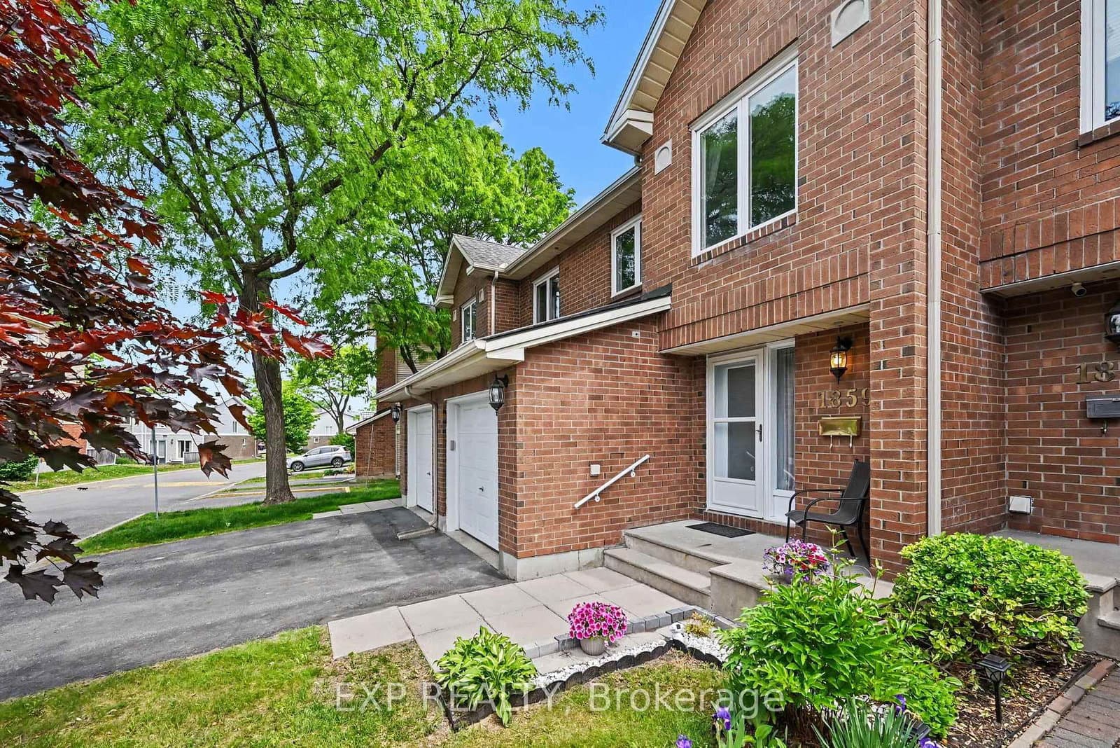 1859 Summerfields Crescent, Ottawa, ON — photo 2