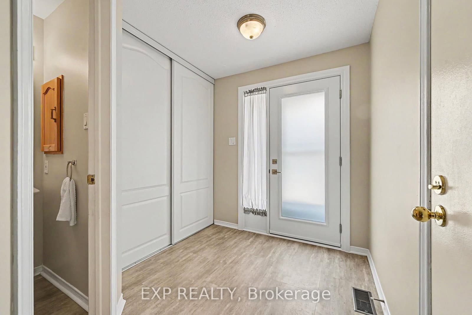 1859 Summerfields Crescent, Ottawa, ON — photo 3