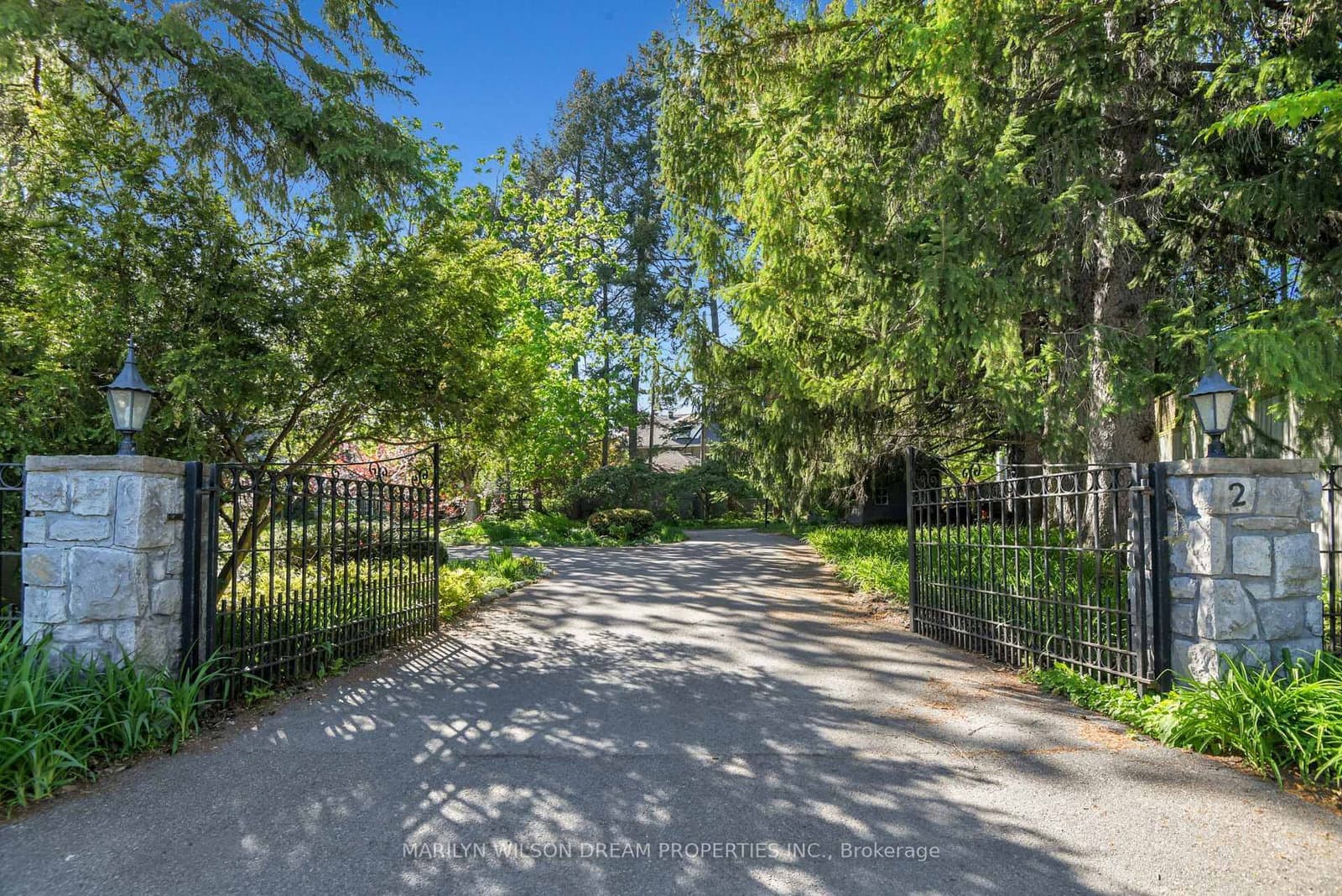2 Lakeview Terrace, Ottawa, ON