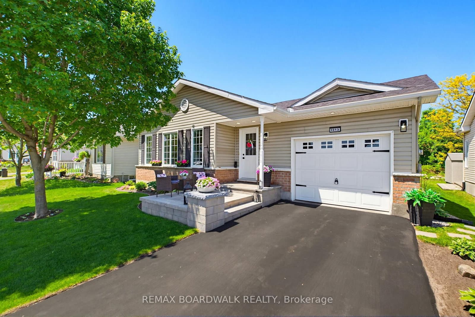 1013 Ada Barrington Private, Manotick, ON — photo 2