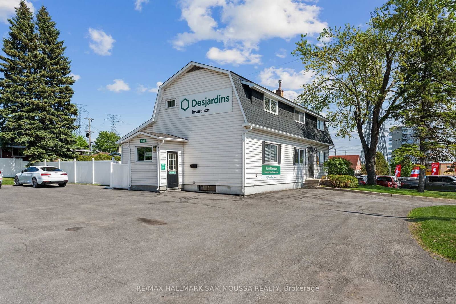 1969 Bank Street, Ottawa, ON
