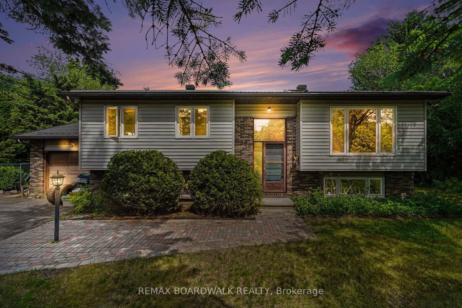 3399 Regburn Drive, Osgoode, ON