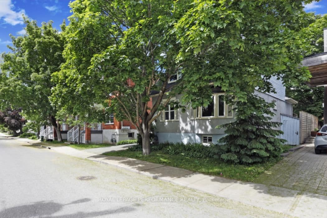 152 Ivy Crescent, Ottawa, ON