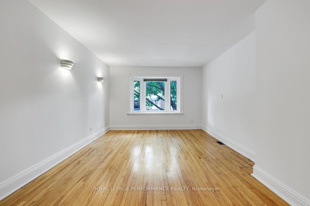152 Ivy Crescent, Ottawa, ON — photo 2