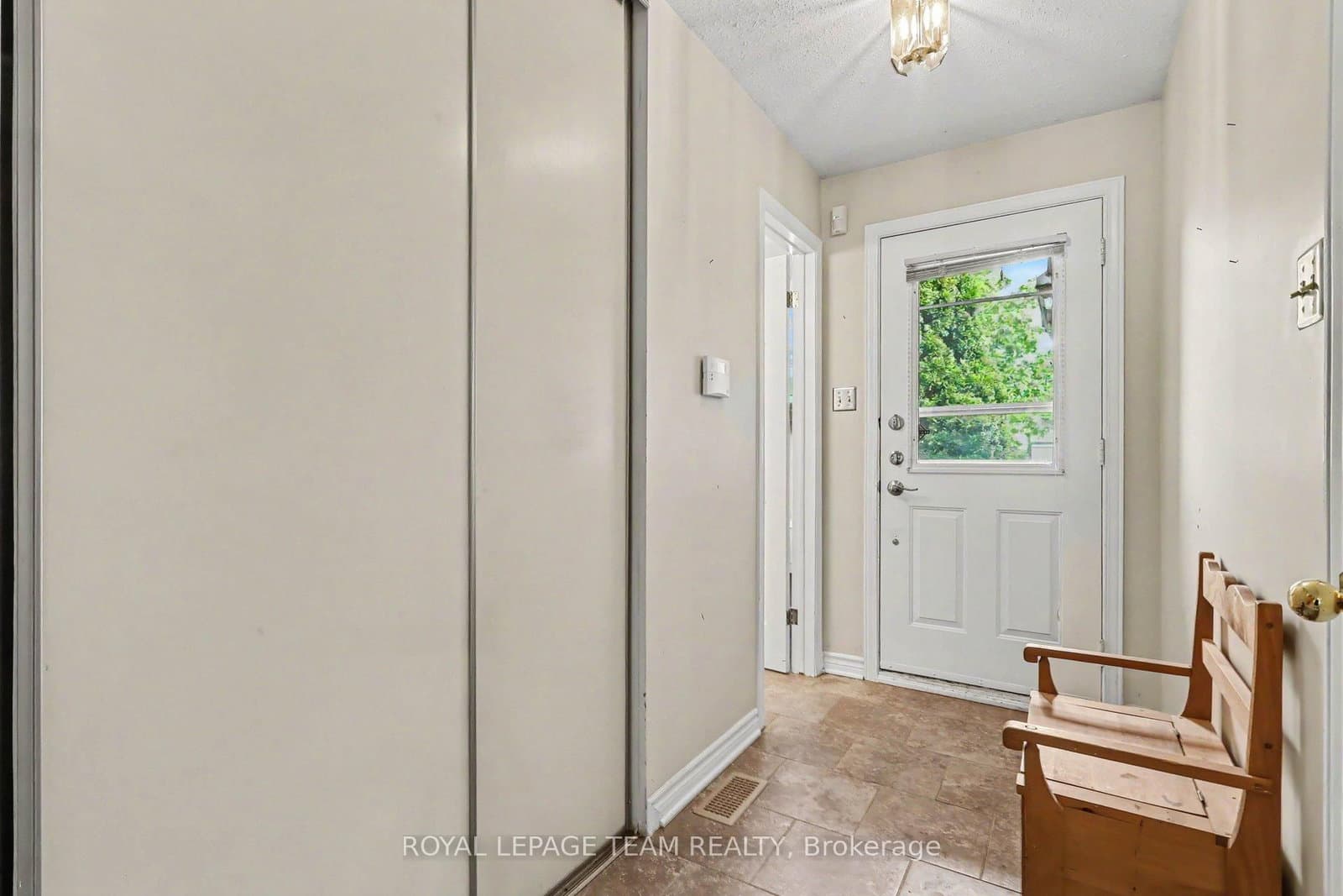 36 Southport Drive, Ottawa, ON — photo 2