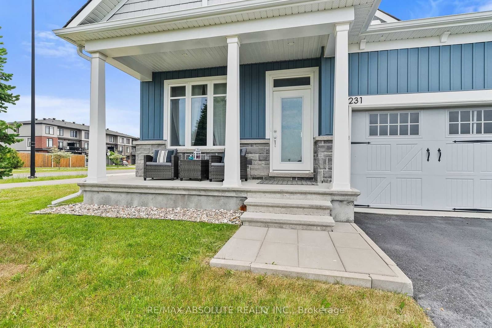 231 SHINNY Avenue, Stittsville, ON — photo 2