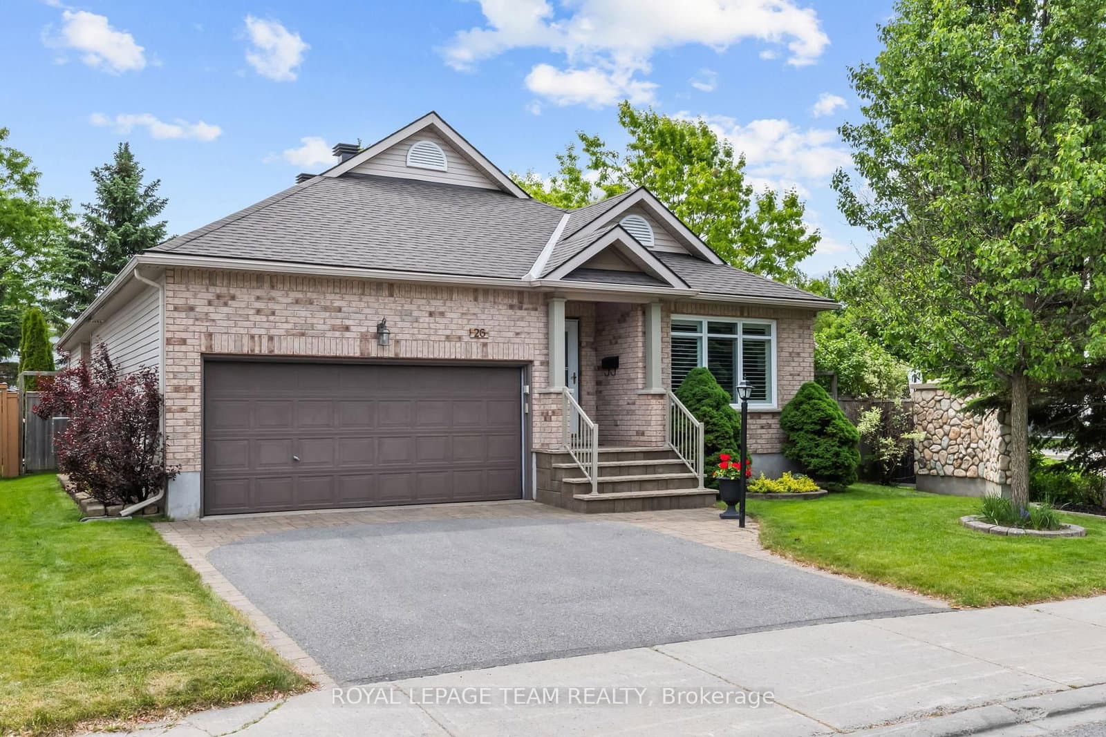 26 Escade Drive, Ottawa, ON