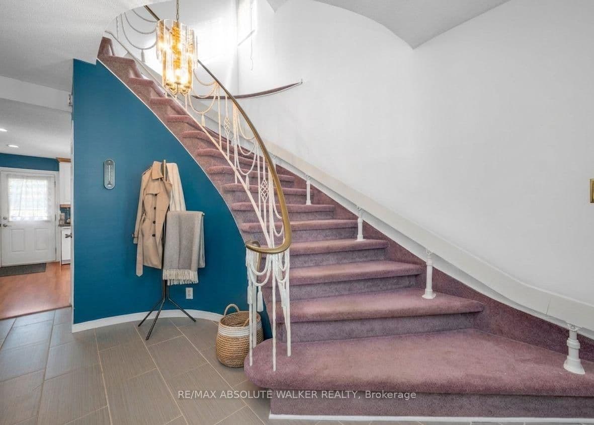 412 Montreal Road, Ottawa, ON — photo 3