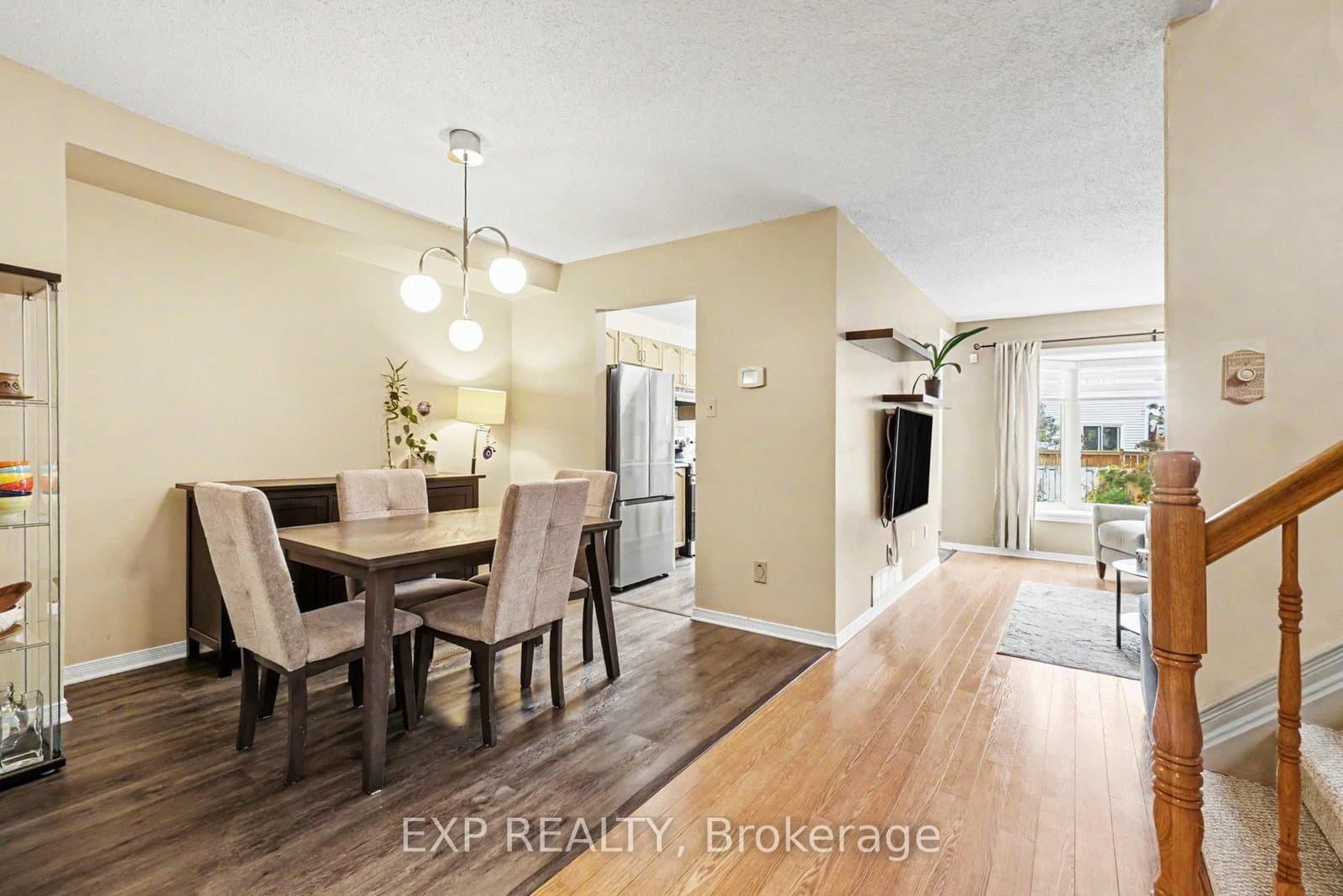 11 Longshire Circle, Ottawa, ON — photo 3