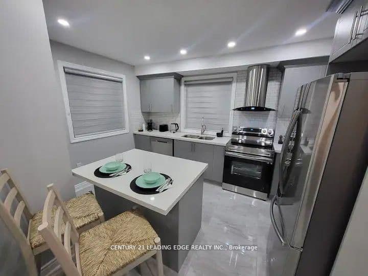 5595 WESLEY Place, Niagara Falls, ON — photo 3