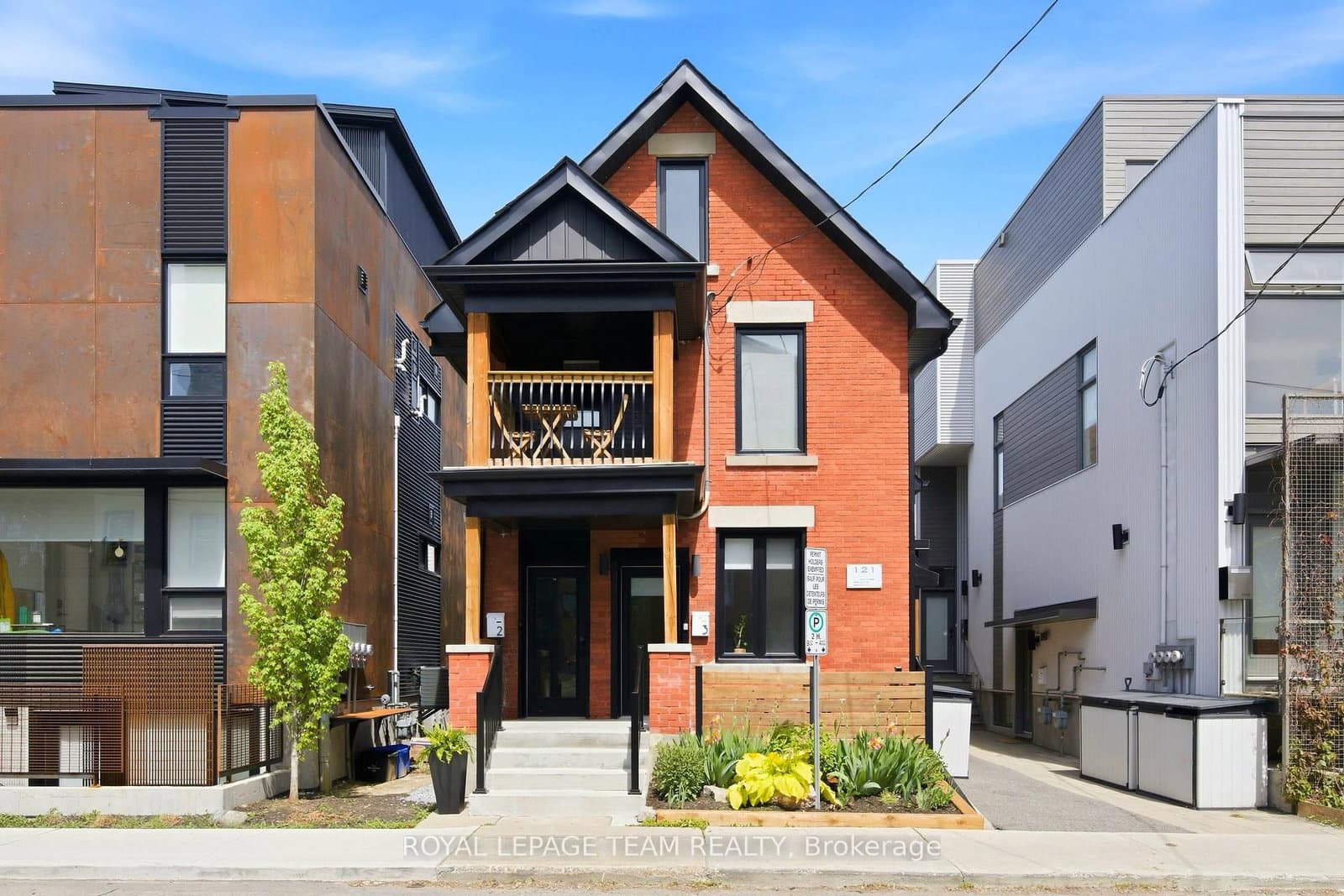121 Carruthers Avenue, Ottawa, ON
