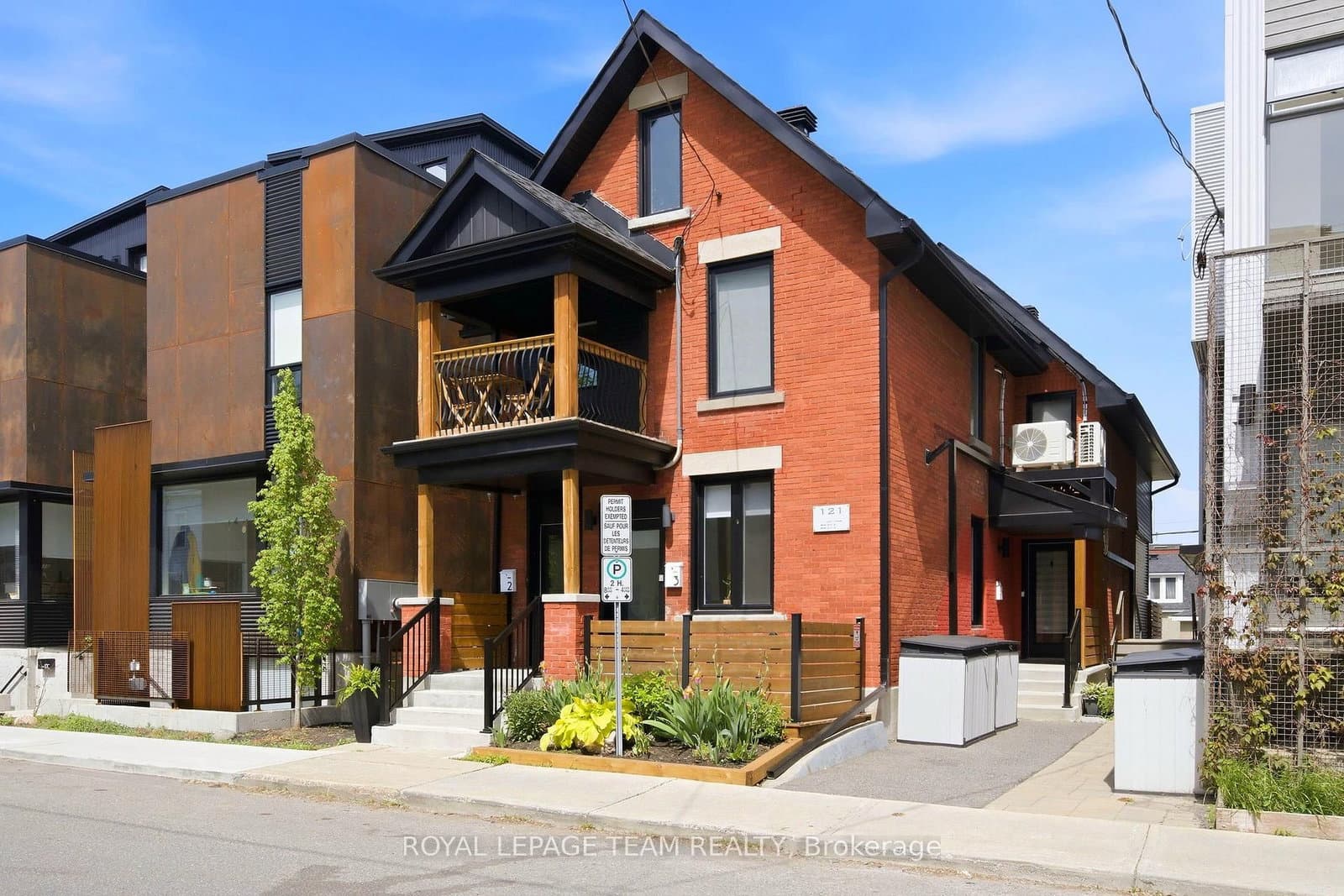 121 Carruthers Avenue, Ottawa, ON — photo 2