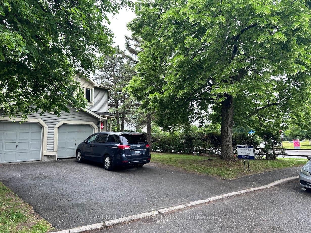 9 - 85 Birmingham Private, Ottawa, ON