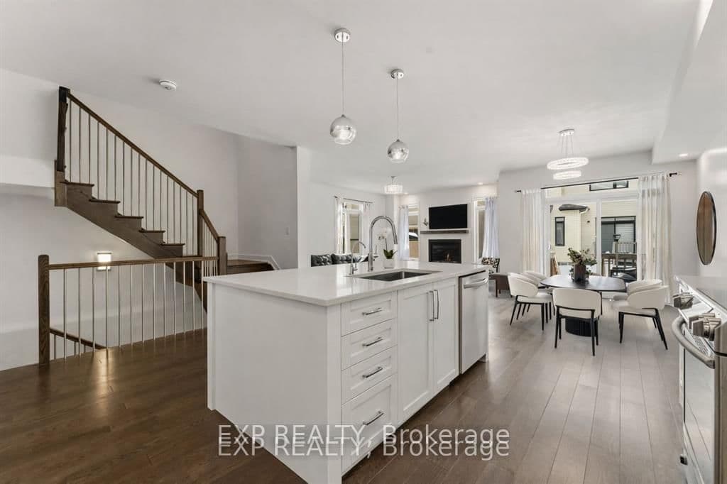 911 Duxbury Lane, Ottawa, ON — photo 3