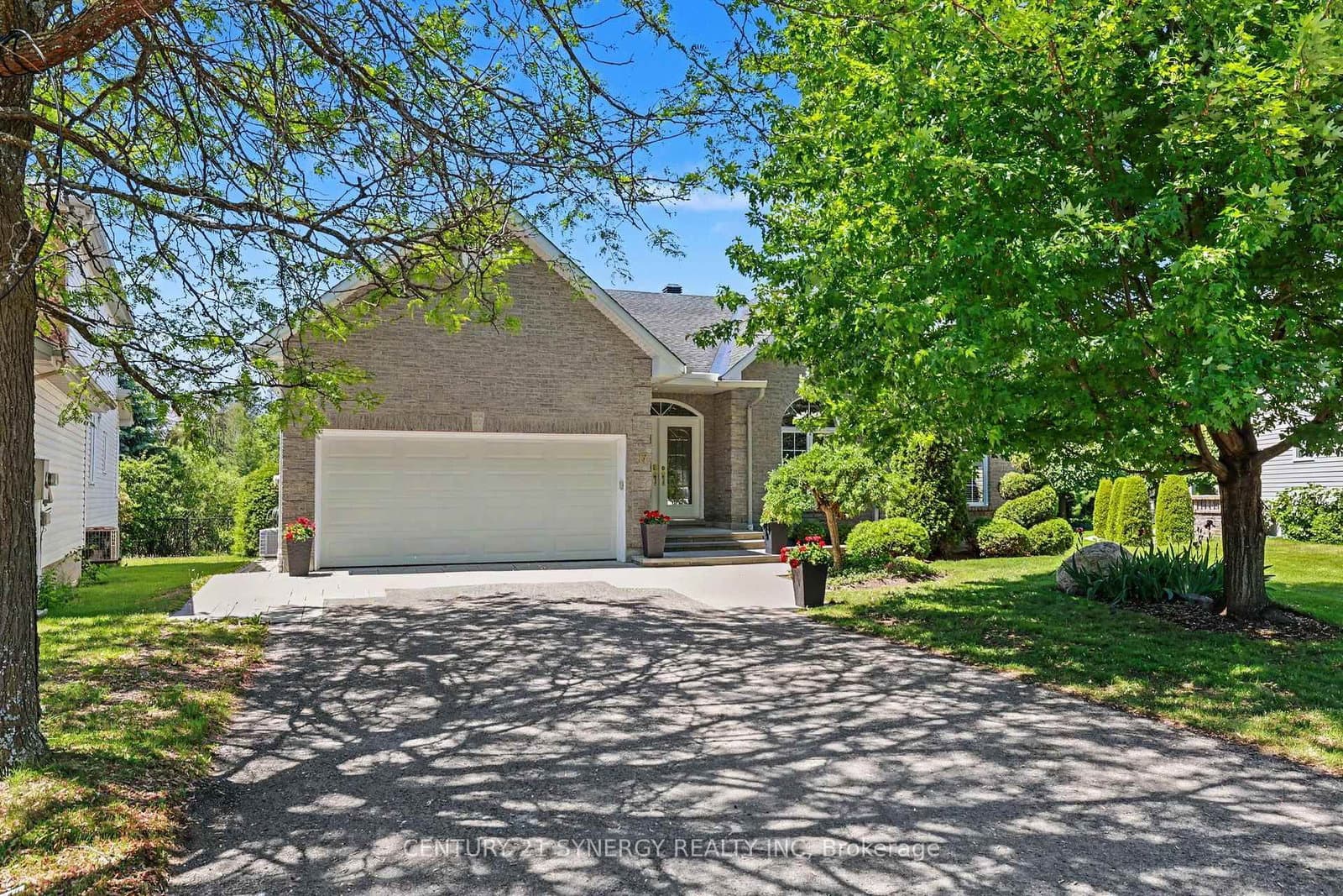 17 Warnock Way, Ottawa, ON