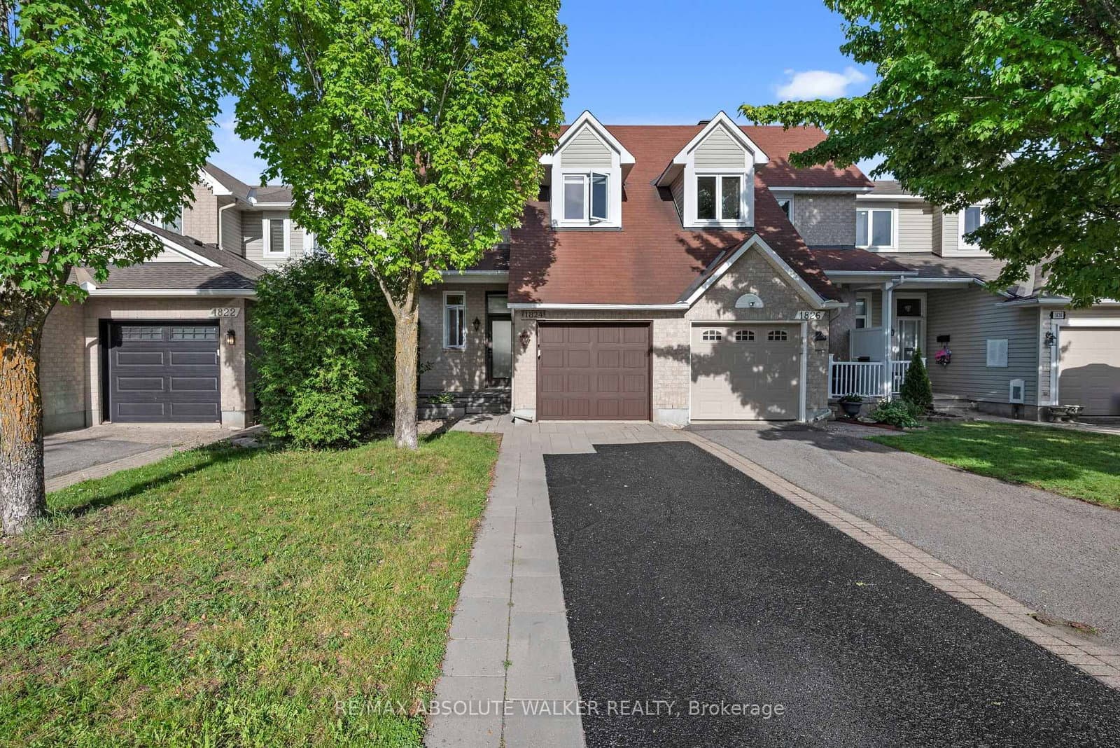 1824 Hennessy Crescent, Ottawa, ON