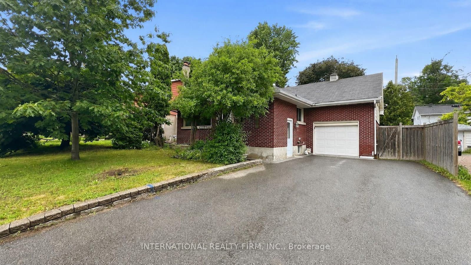 1213 ERINDALE Drive, Ottawa, ON