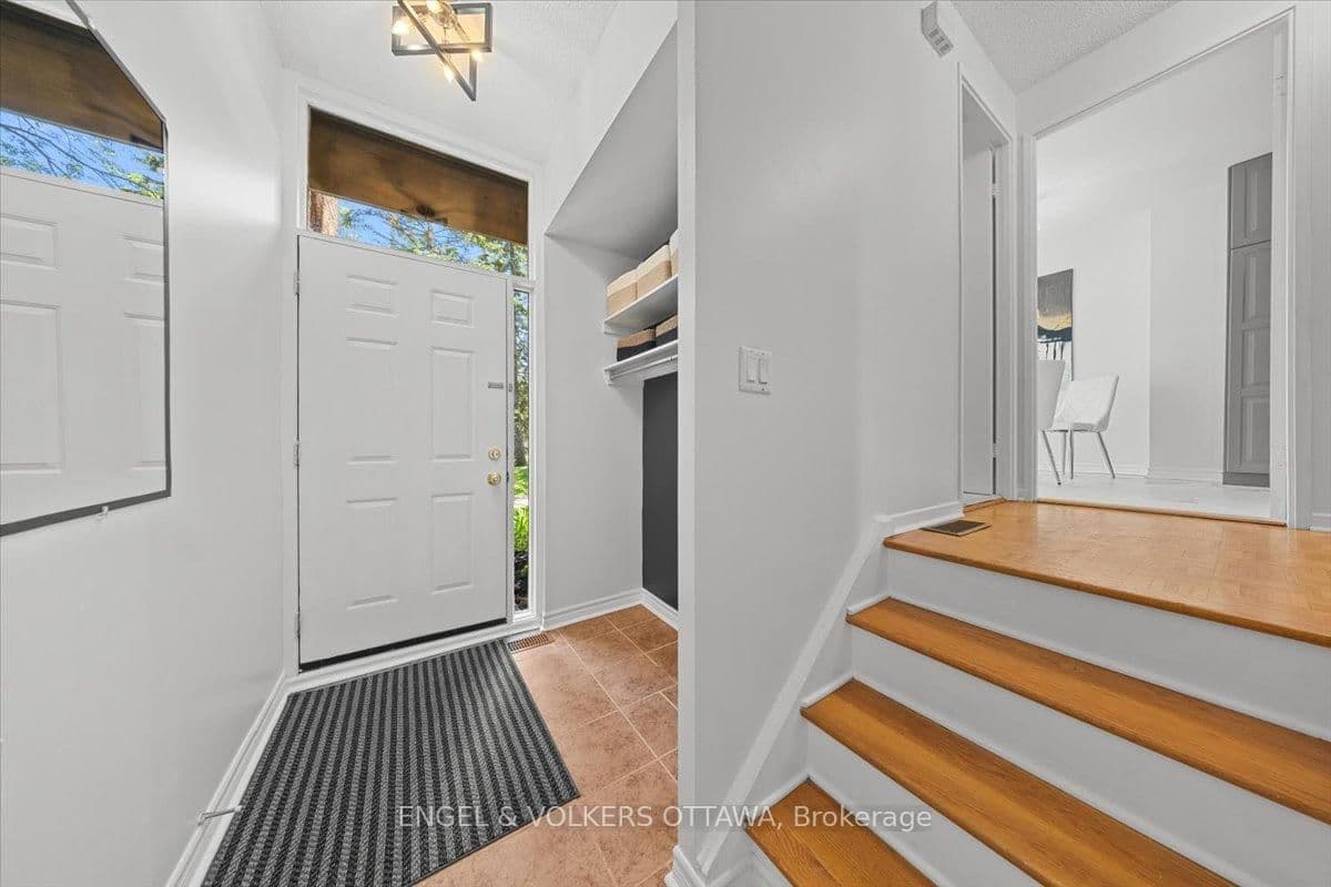 34 Viewpointe Private, Ottawa, ON — photo 2