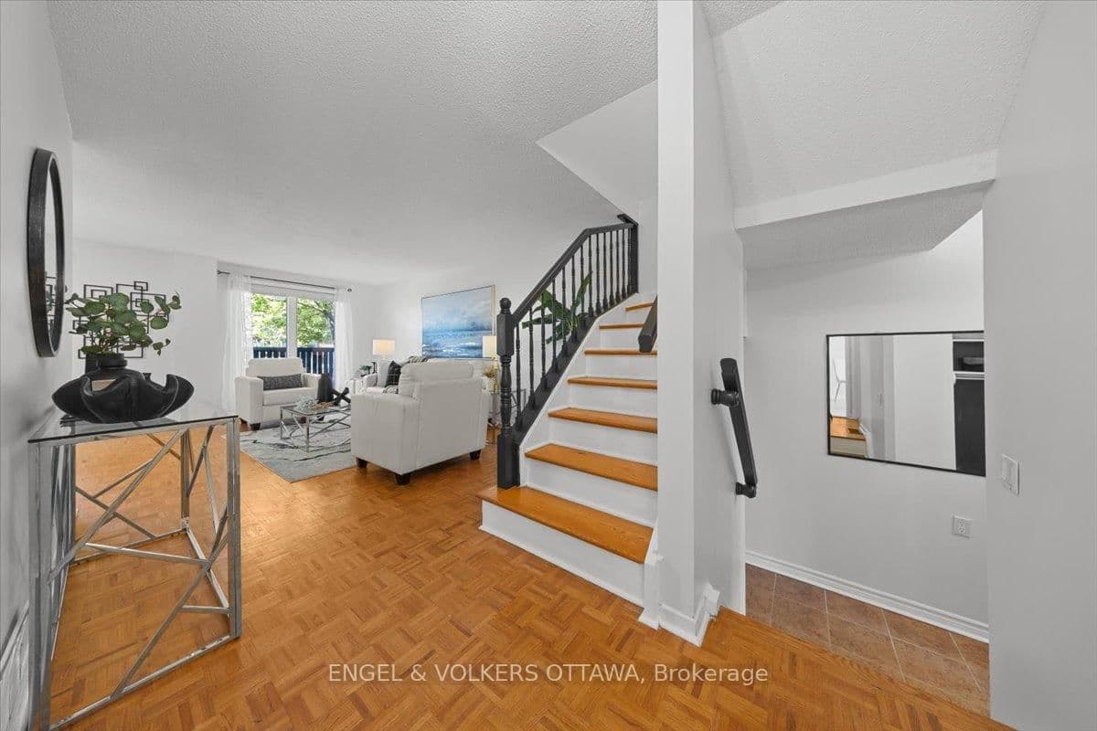 34 Viewpointe Private, Ottawa, ON — photo 3