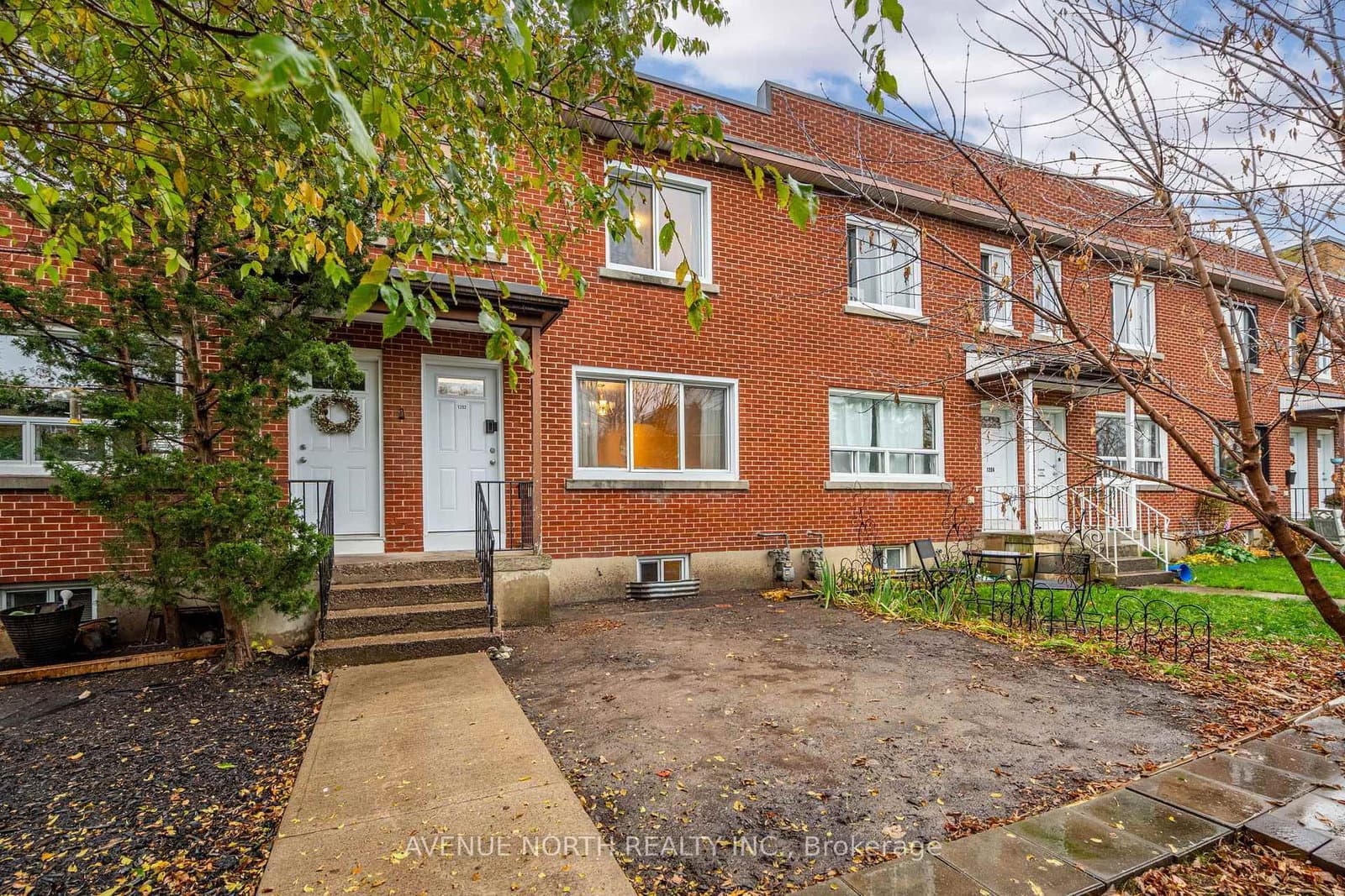1202 Summerville Avenue, Ottawa, ON