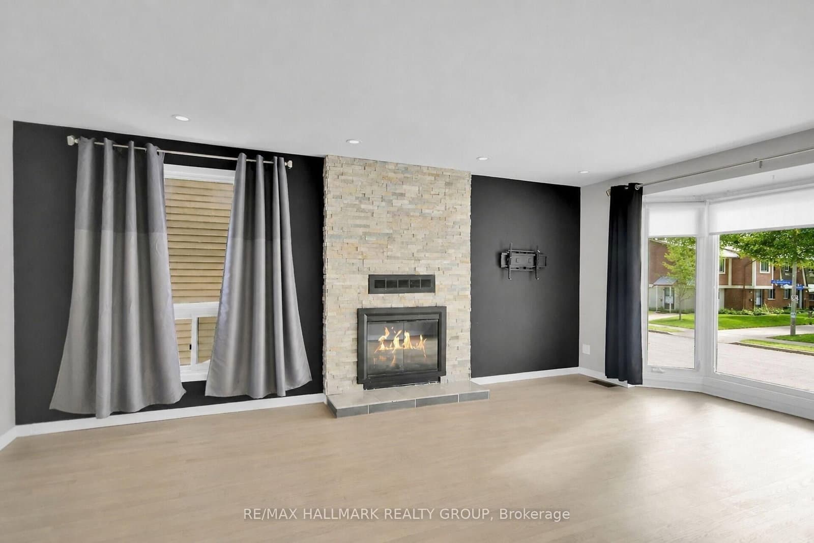 13 Coolspring Crescent, Ottawa, ON — photo 3
