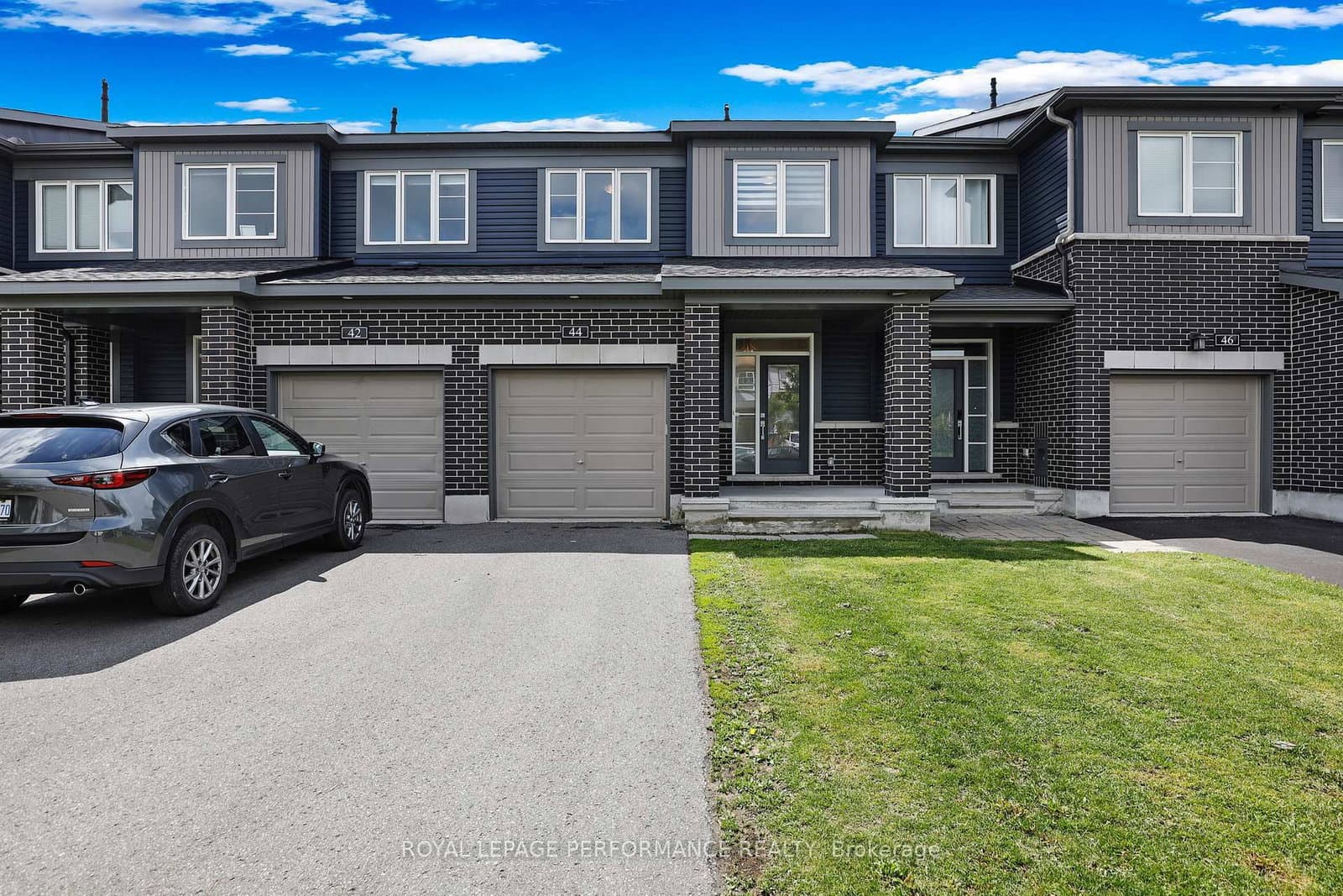 44 Gardenpost Terrace, Ottawa, ON — photo 2