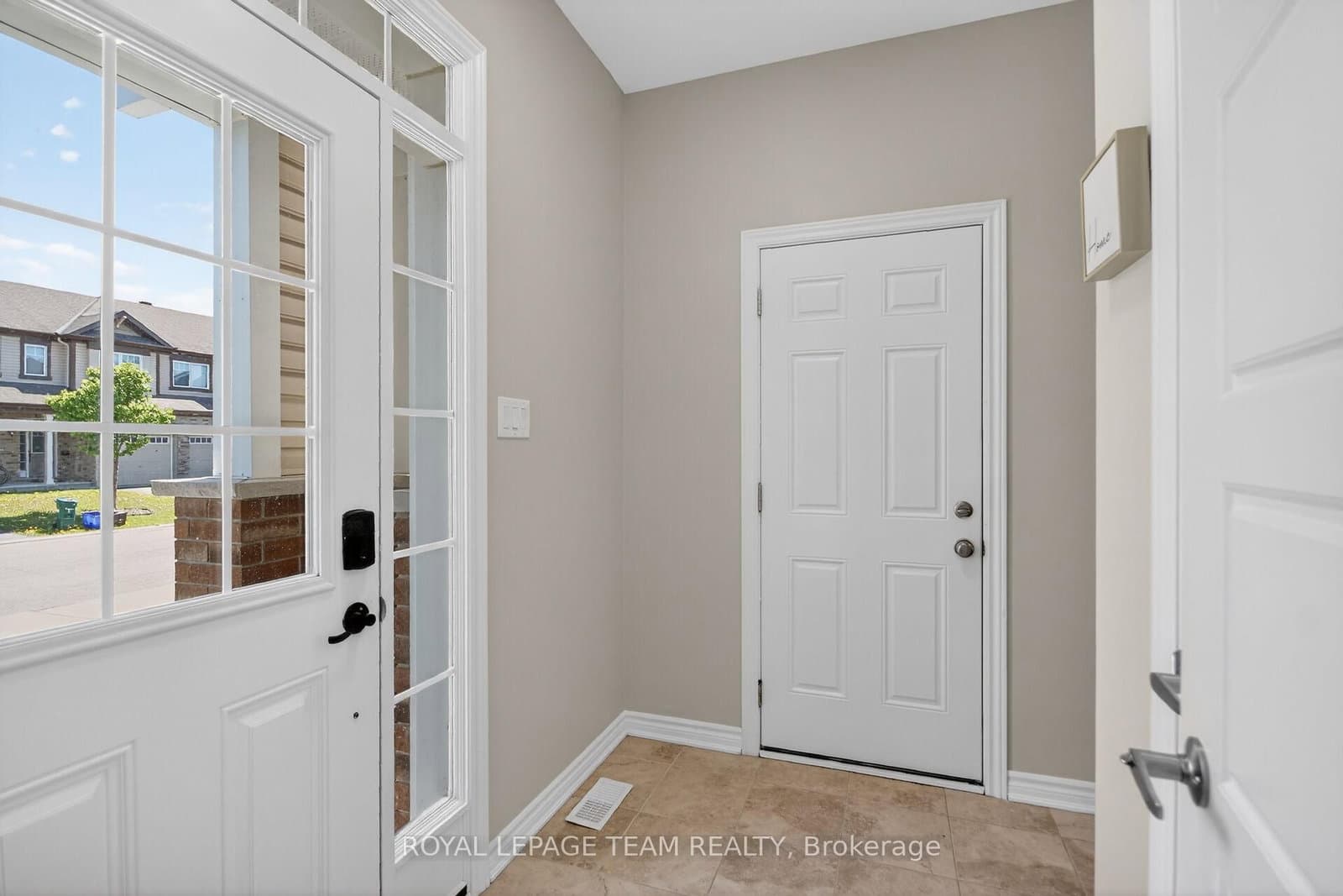 314 Song Sparrow Street, Ottawa, ON — photo 2