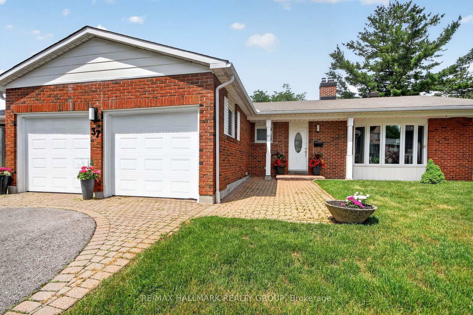 37 Parkwood Crescent, Ottawa, ON — photo 2
