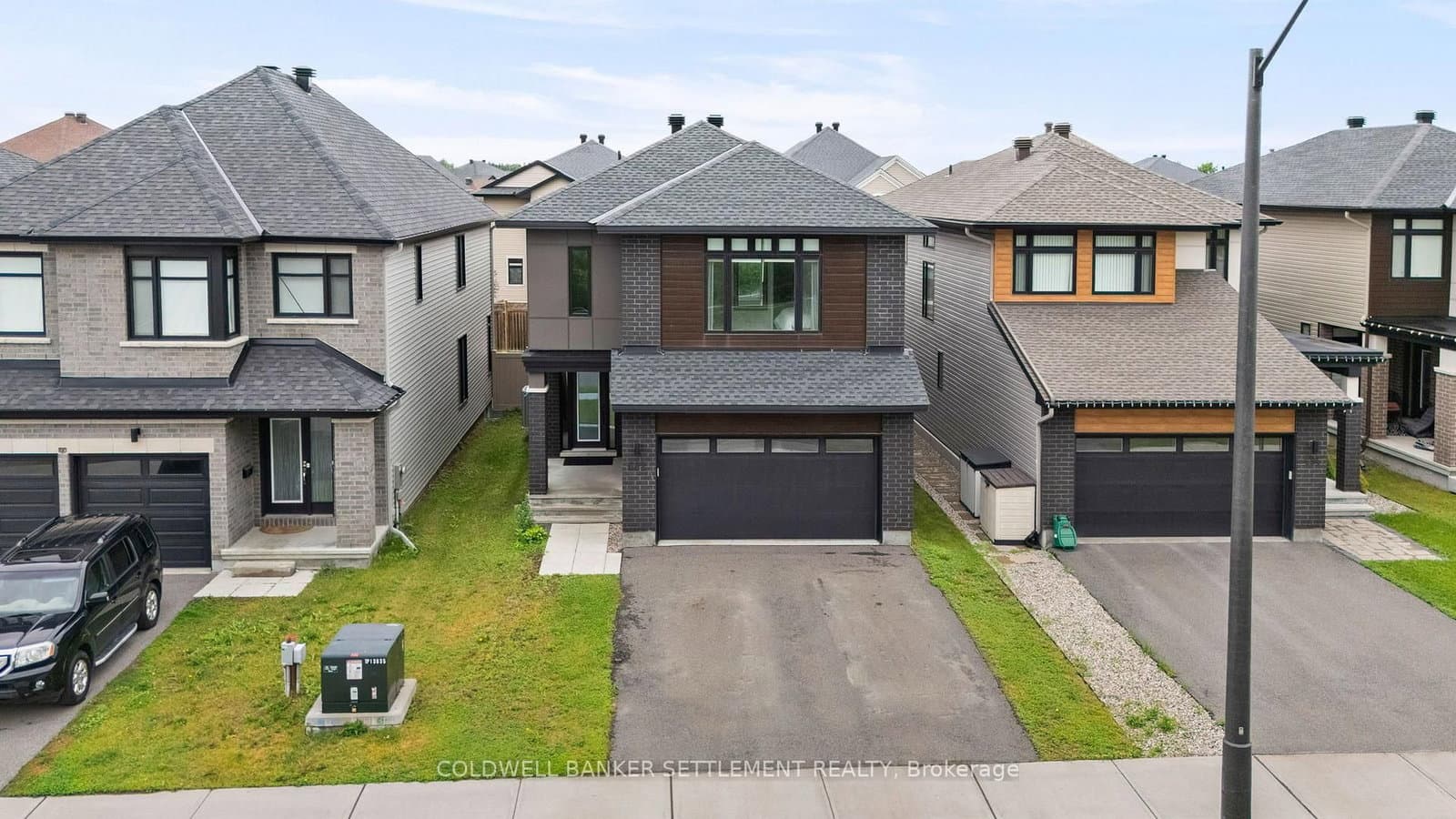 682 Borbridge Avenue, Ottawa, ON — photo 2