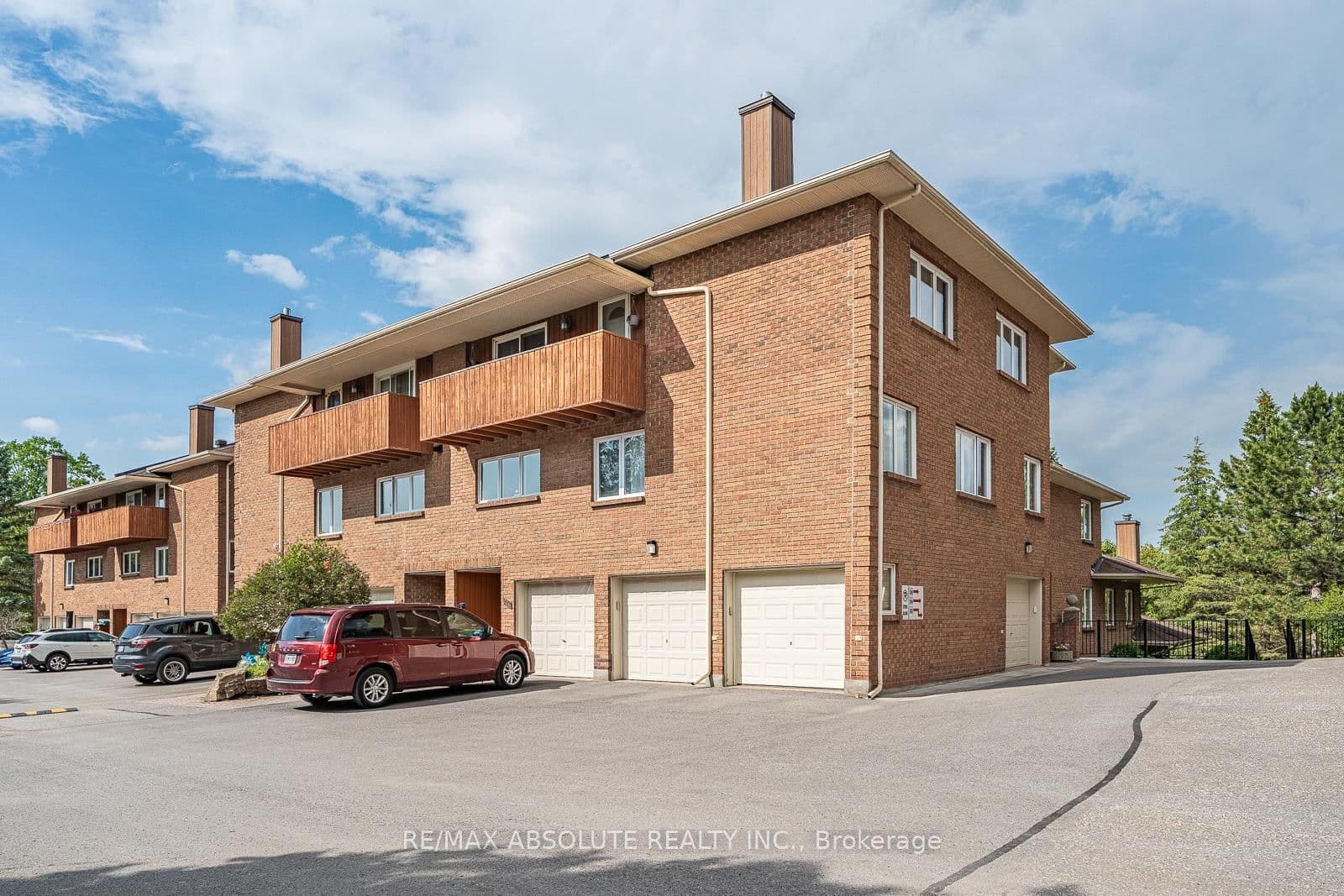 206 Stratas Court, Ottawa, ON