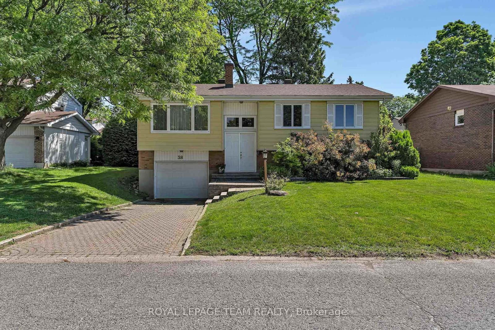 38 Elmbank Crescent, Ottawa, ON
