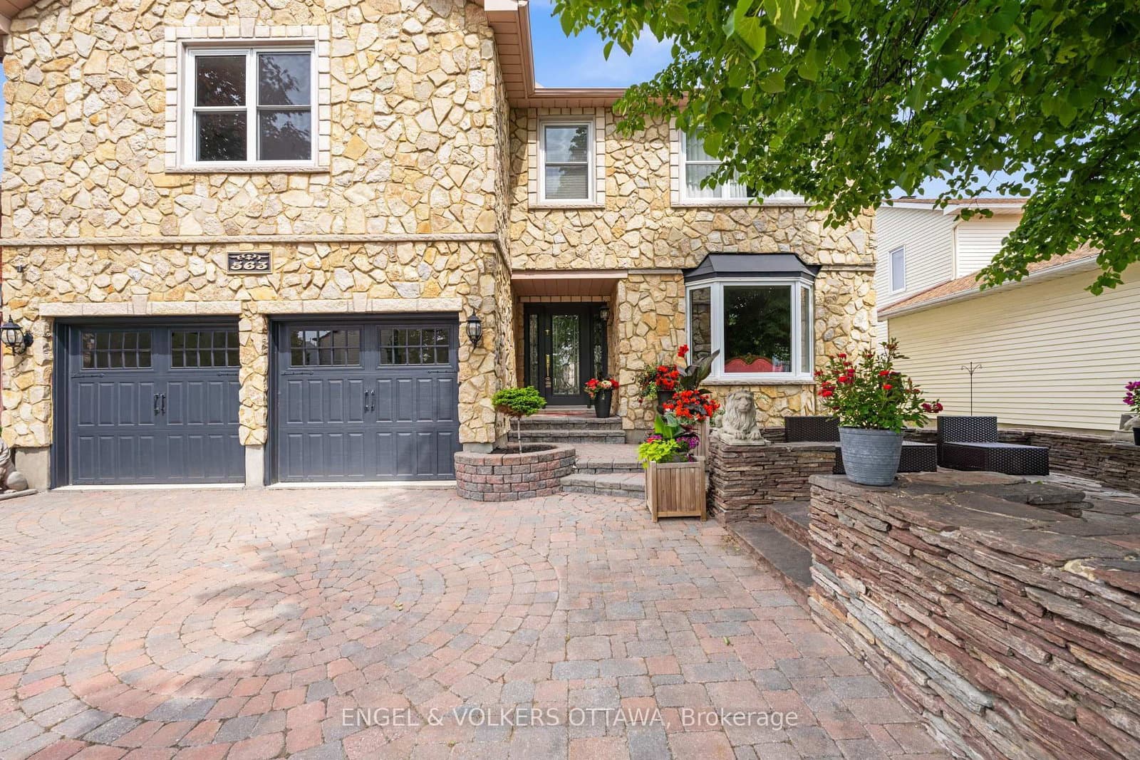 563 Merkley Drive, Ottawa, ON — photo 2