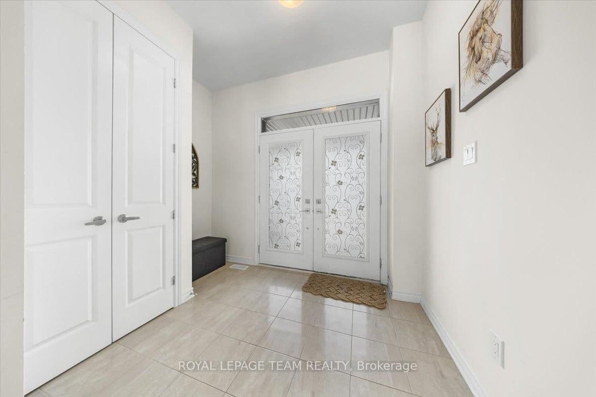 290 Turnbuckle Crescent, Ottawa, ON — photo 2