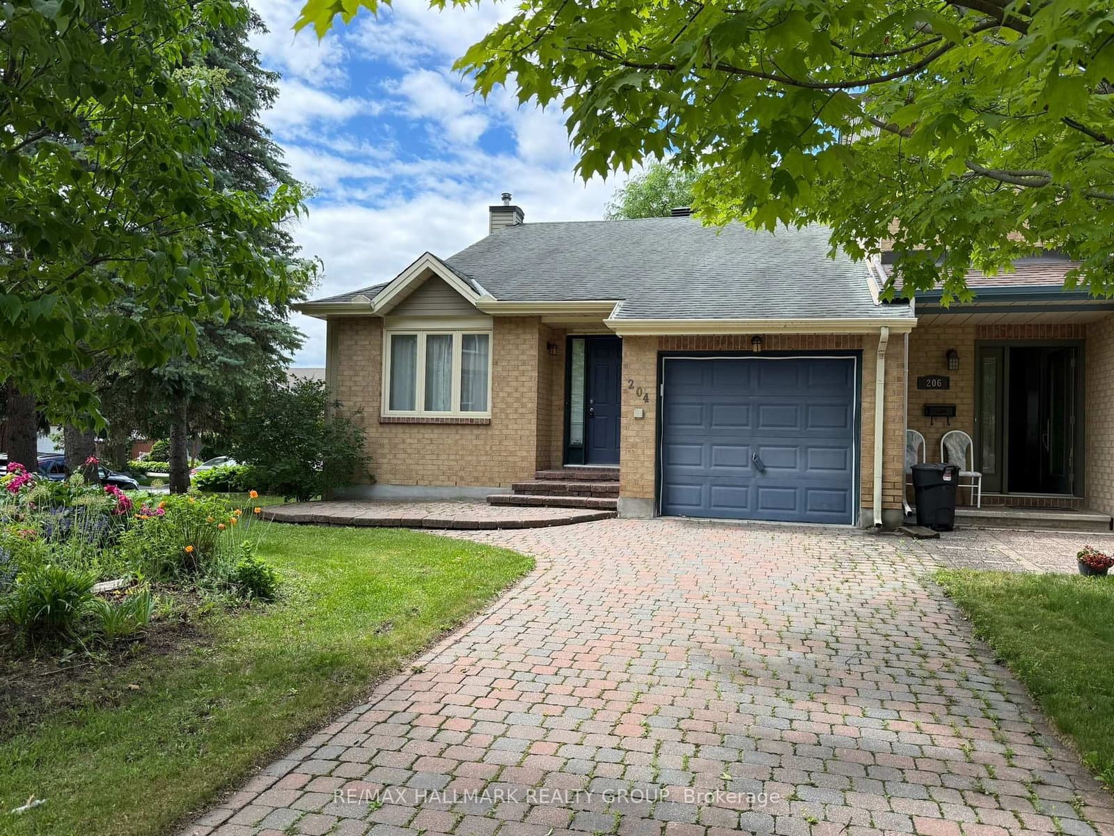 204 Dunbarton Court, Ottawa, ON