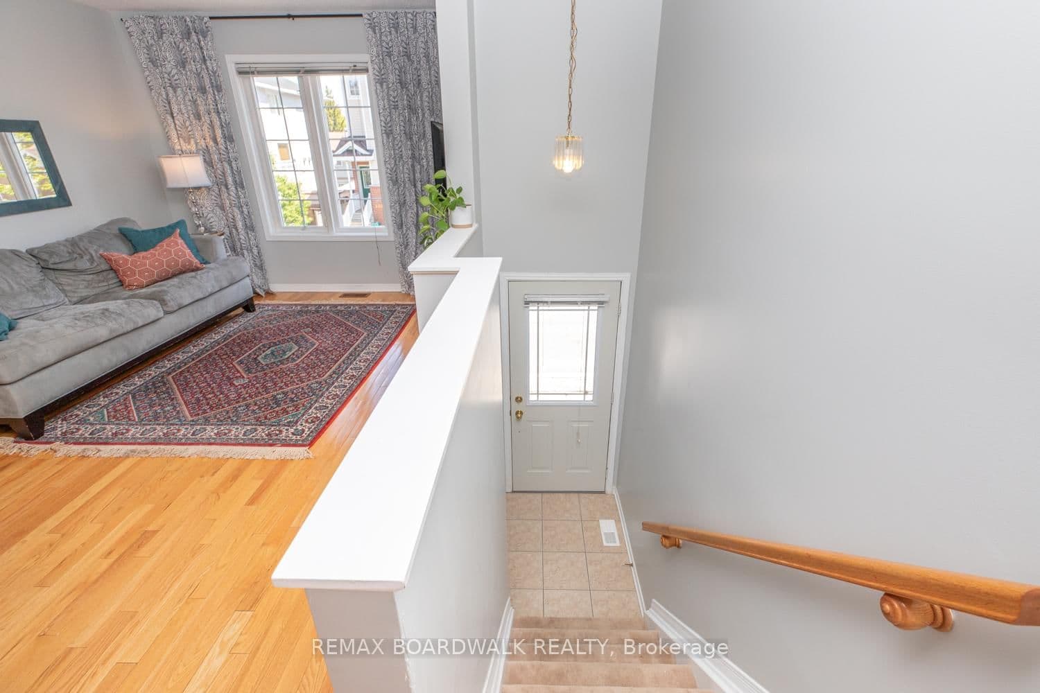 112 Wharhol Private, Ottawa, ON — photo 3