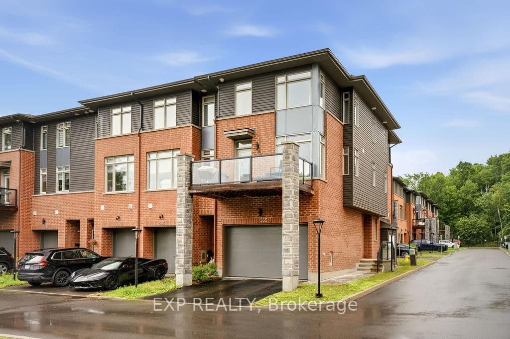 555 Halo Private, Ottawa, ON