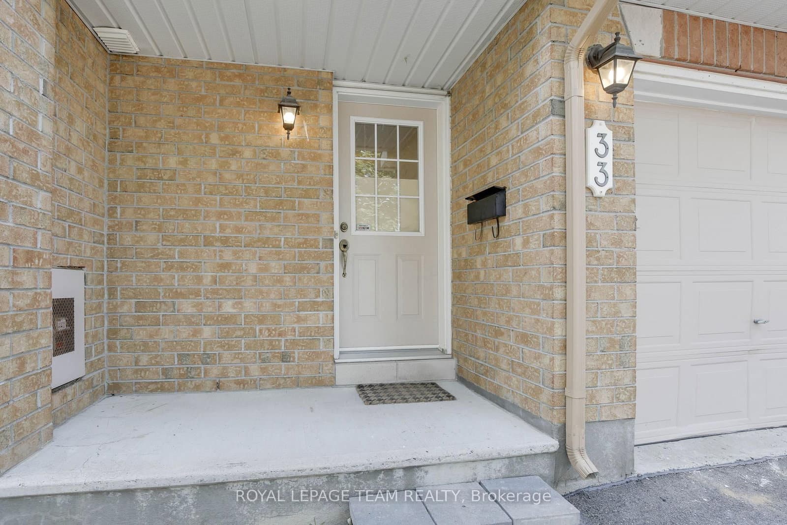 33 Scampton Drive, Kanata, ON — photo 3