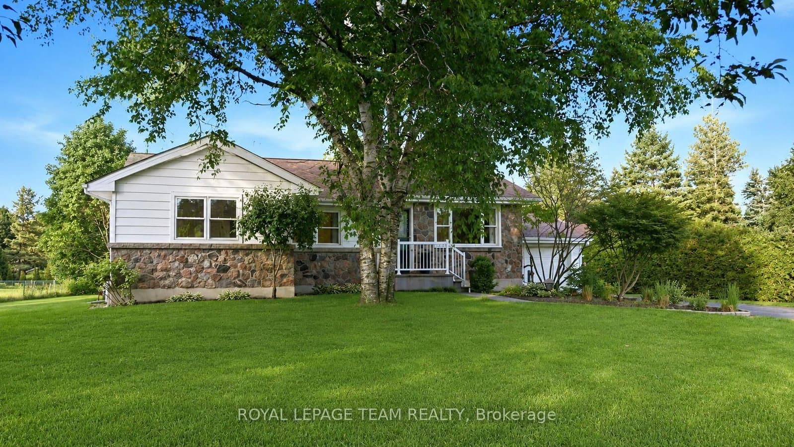 17 Arnold Drive, Ottawa, ON