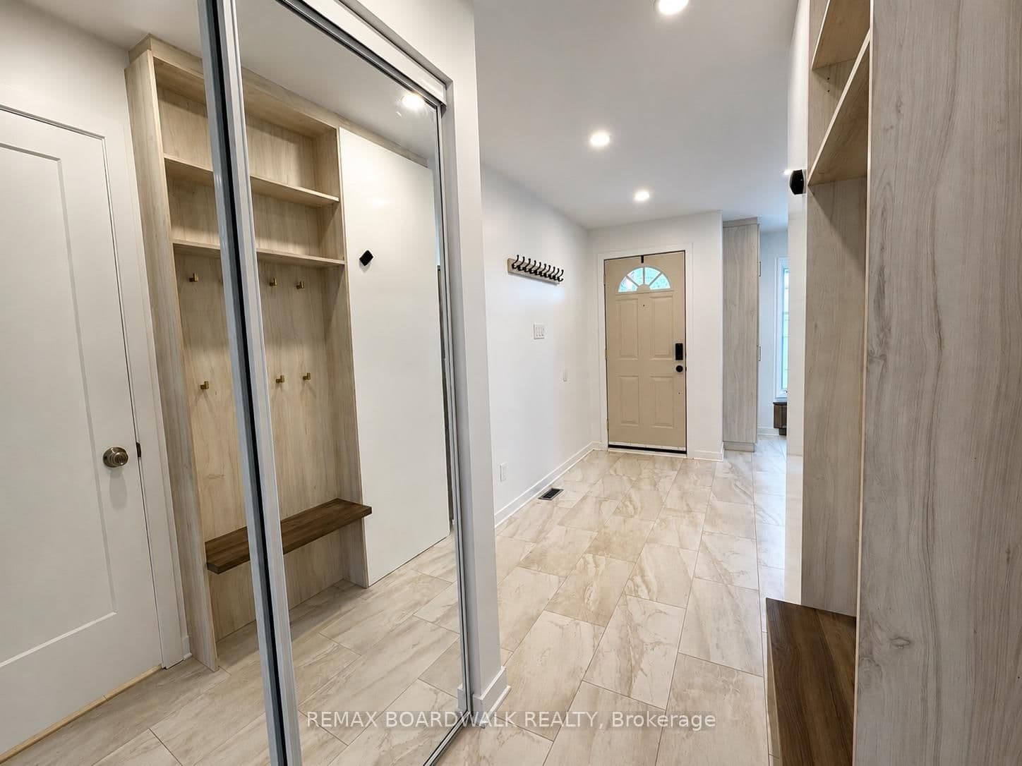 4396 Whittaker Crescent, Gloucester, ON — photo 3