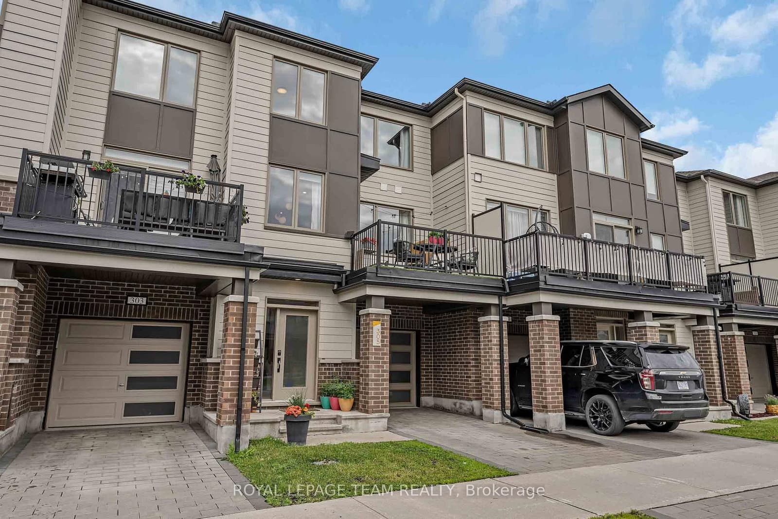 305 Squadron Crescent, Ottawa, ON