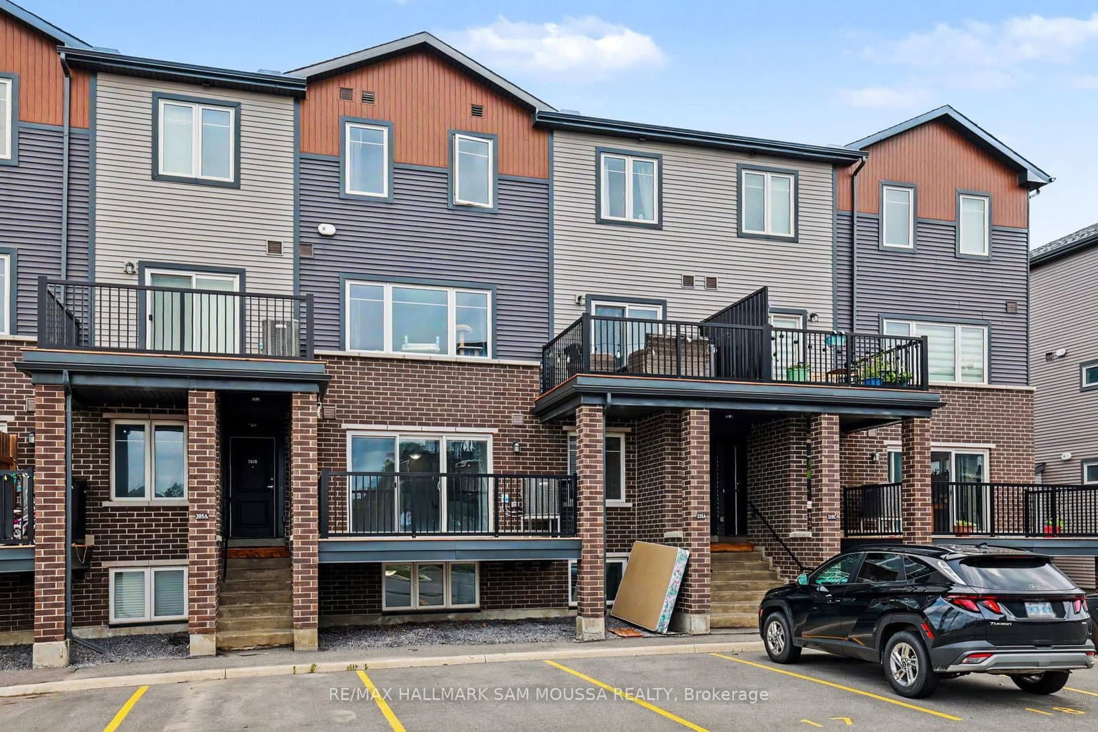 5 - 215 Eldorado Private, Ottawa, ON — photo 2
