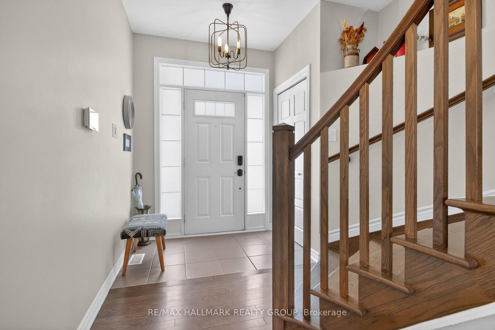 33 SUMMITVIEW Drive, Ottawa, ON — photo 2