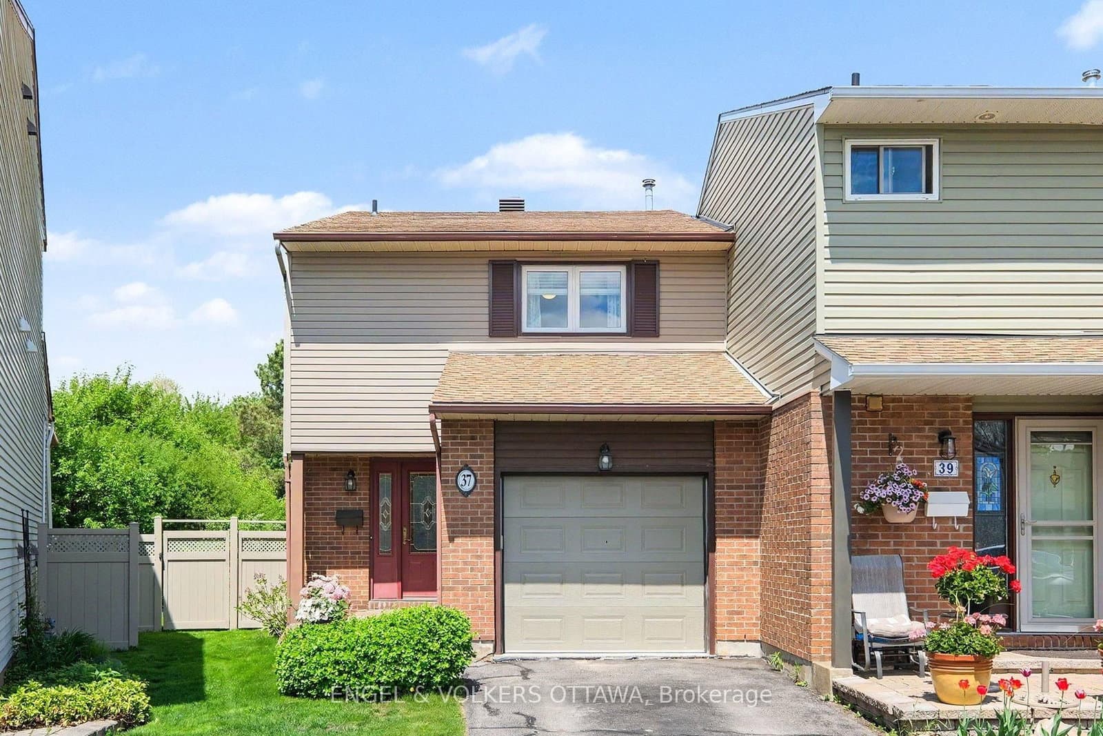 37 Gentle Gate Crescent, Ottawa, ON — photo 2