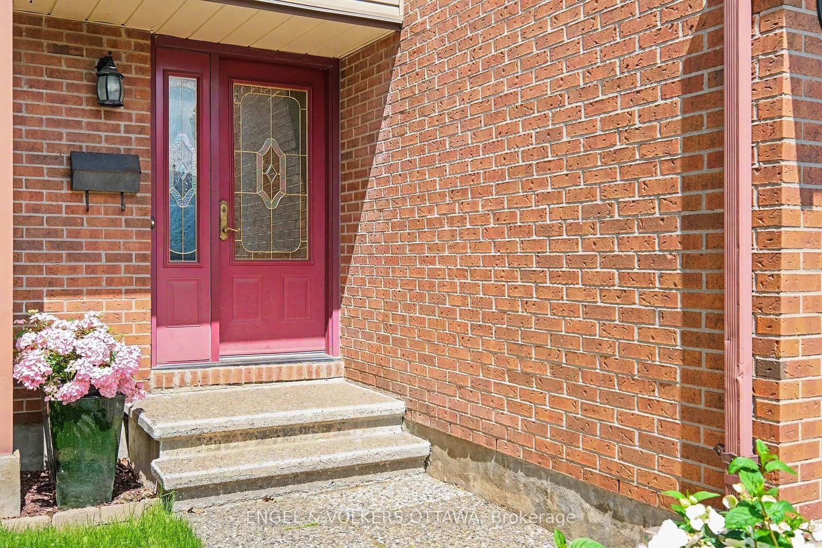 37 Gentle Gate Crescent, Ottawa, ON — photo 3