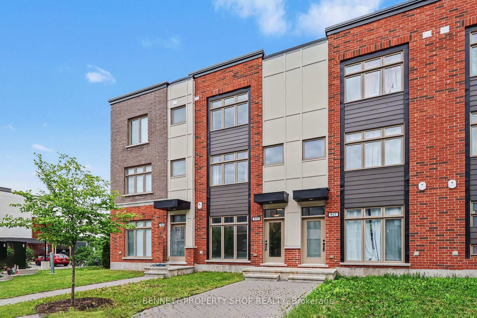919 Moses Tennisco Street, Ottawa, ON