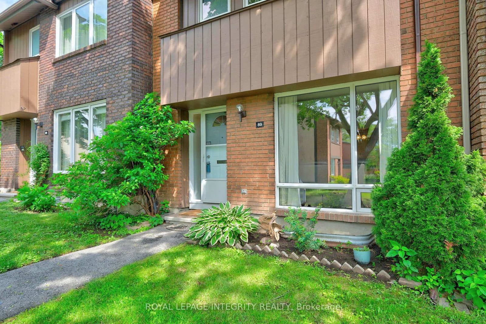 2111 Montreal Road, Ottawa, ON