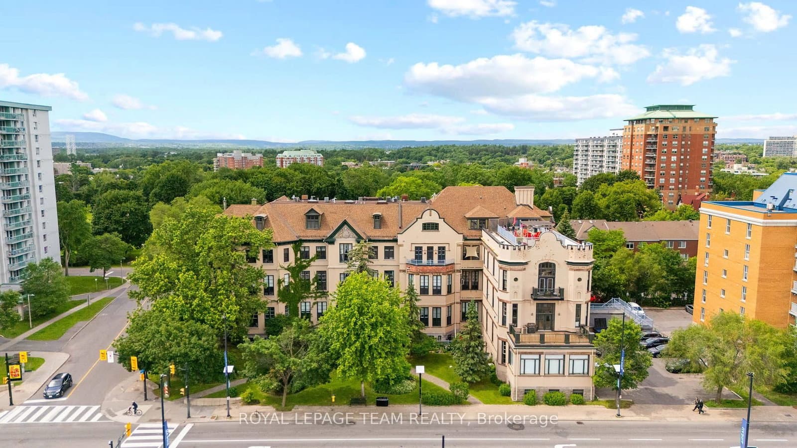 404 - 589 Rideau Street, Ottawa, ON