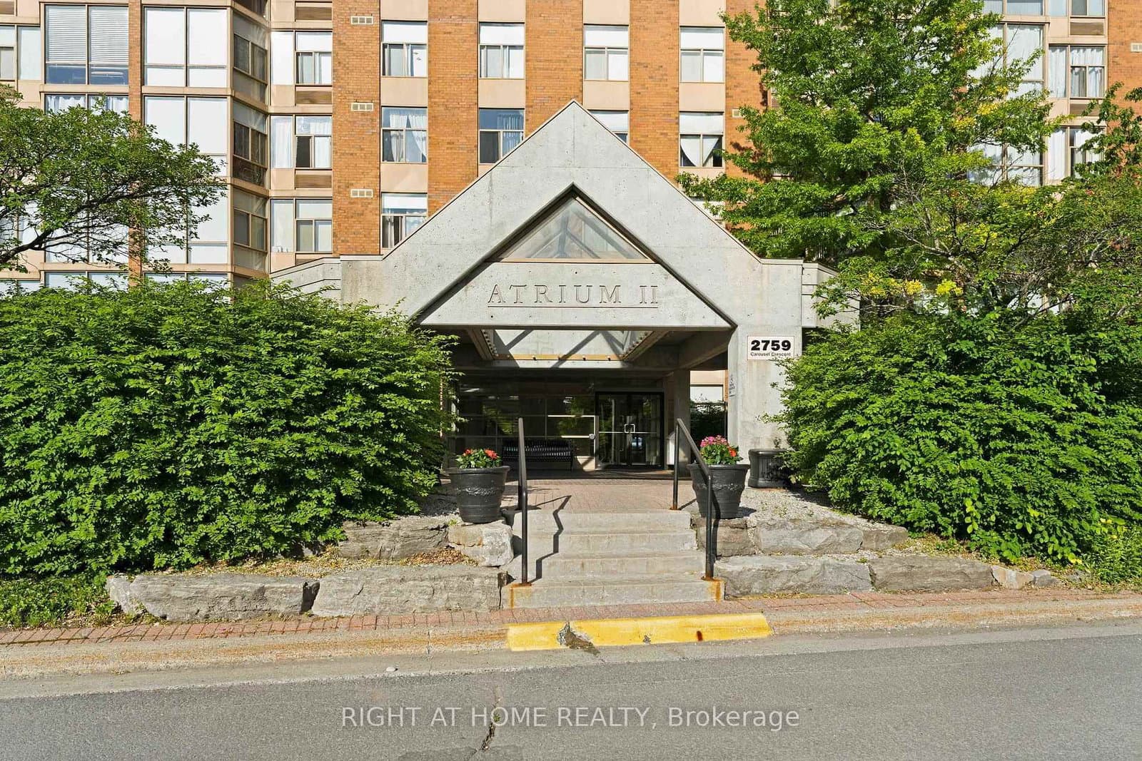 911 - 2759 Carousel Crescent, Ottawa, ON — photo 2