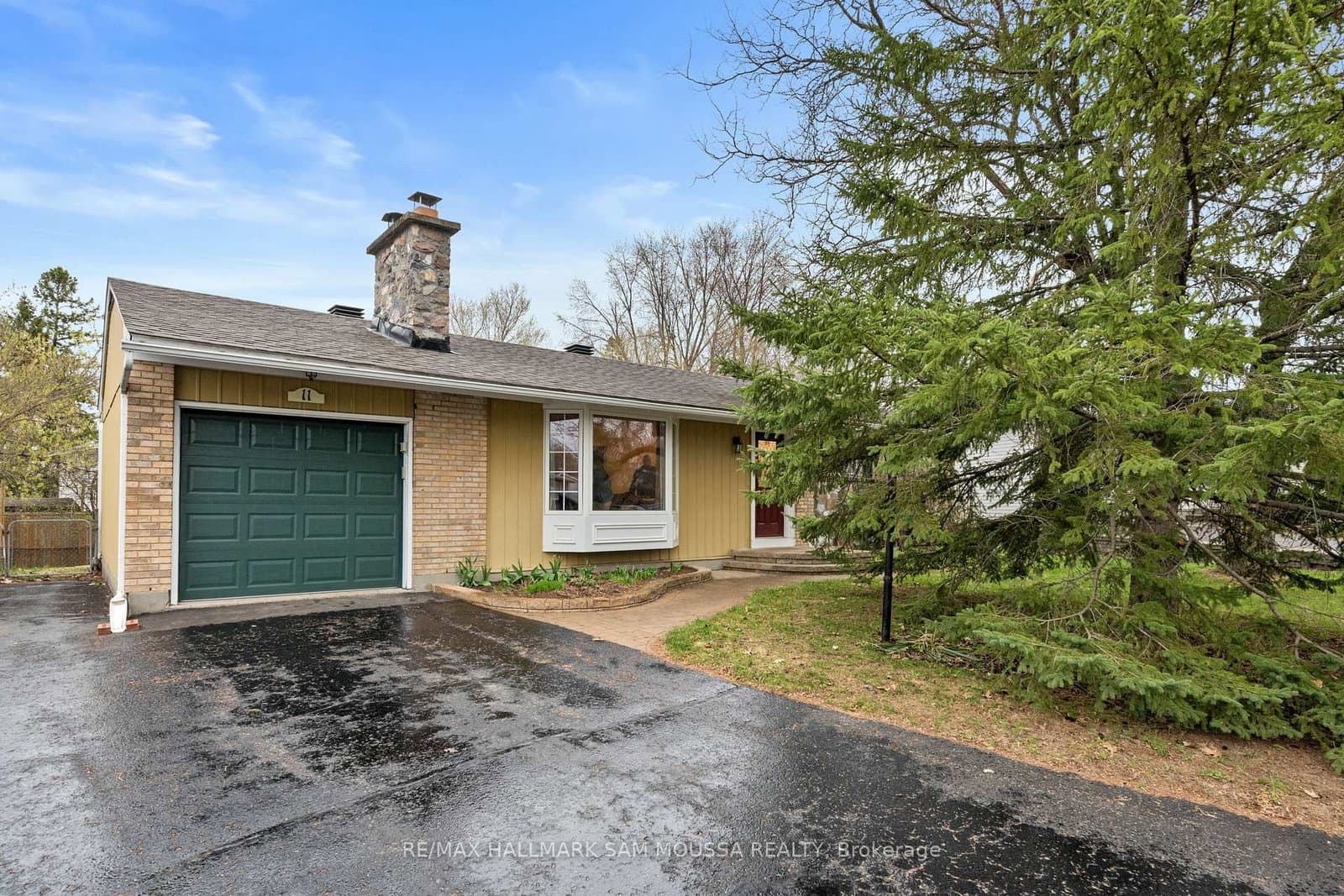 11 Springdale Crescent, Ottawa, ON — photo 2