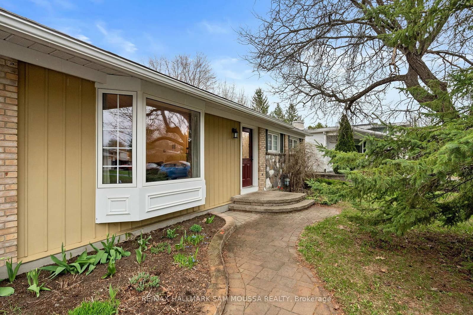 11 Springdale Crescent, Ottawa, ON — photo 3